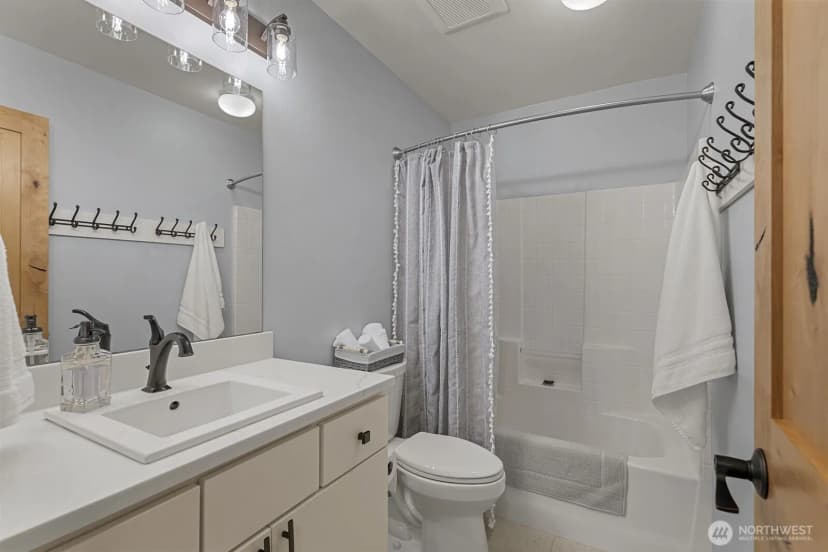 Property photo for 7320 Silent Creek Avenue Se, Snoqualmie photo 22