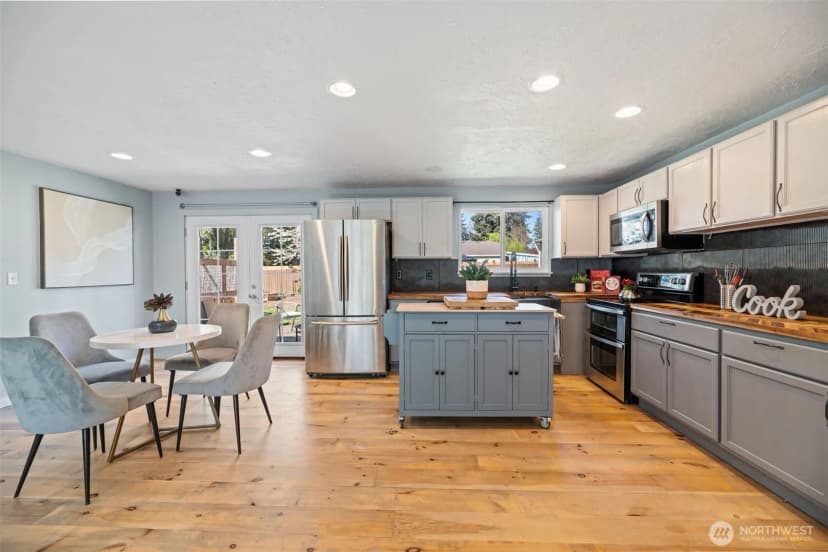 Property photo for 16020 70th Avenue E, Puyallup photo 8