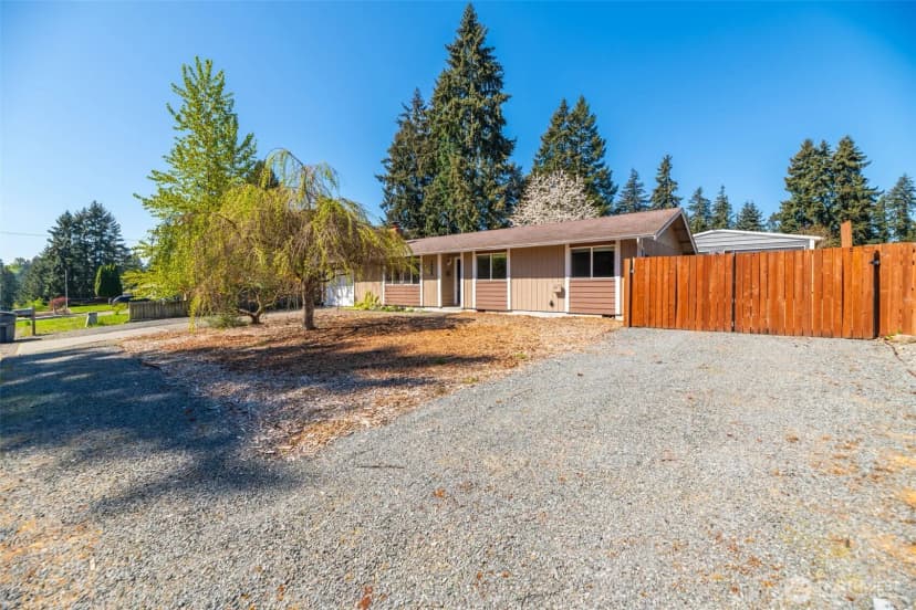 Property photo for 16020 70th Avenue E, Puyallup photo 2