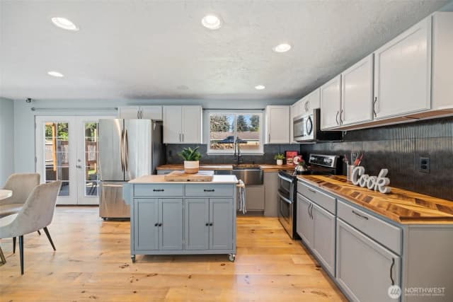 Property photo for 16020 70th Avenue E, Puyallup photo 4