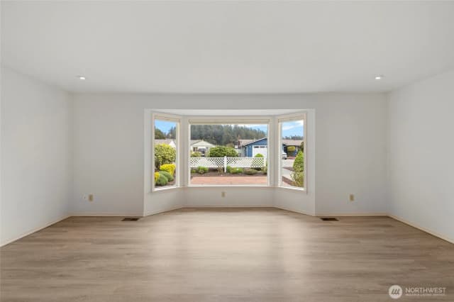 Property photo for 90 Chinook Place, La Conner photo 4