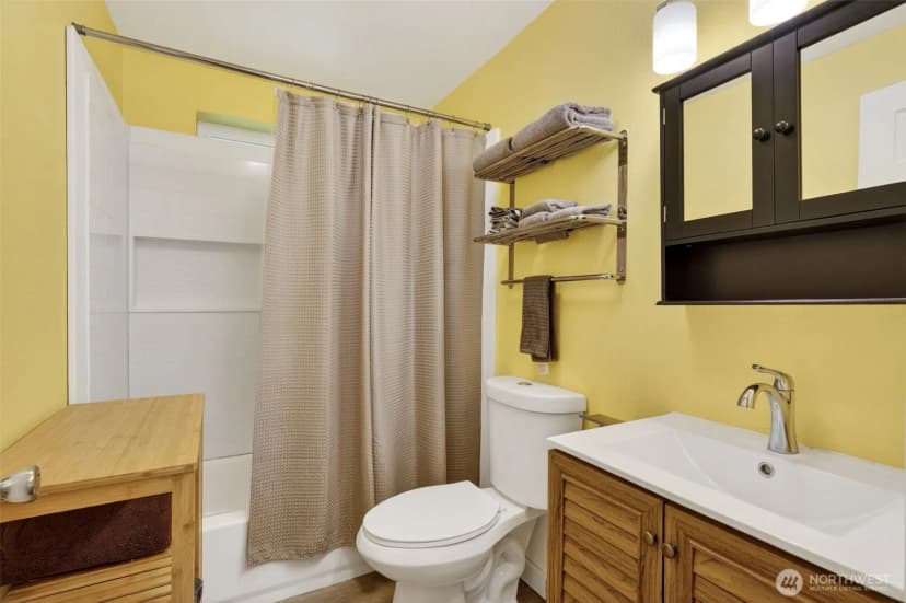 Property photo for 1716 194th Street, Long Beach photo 16