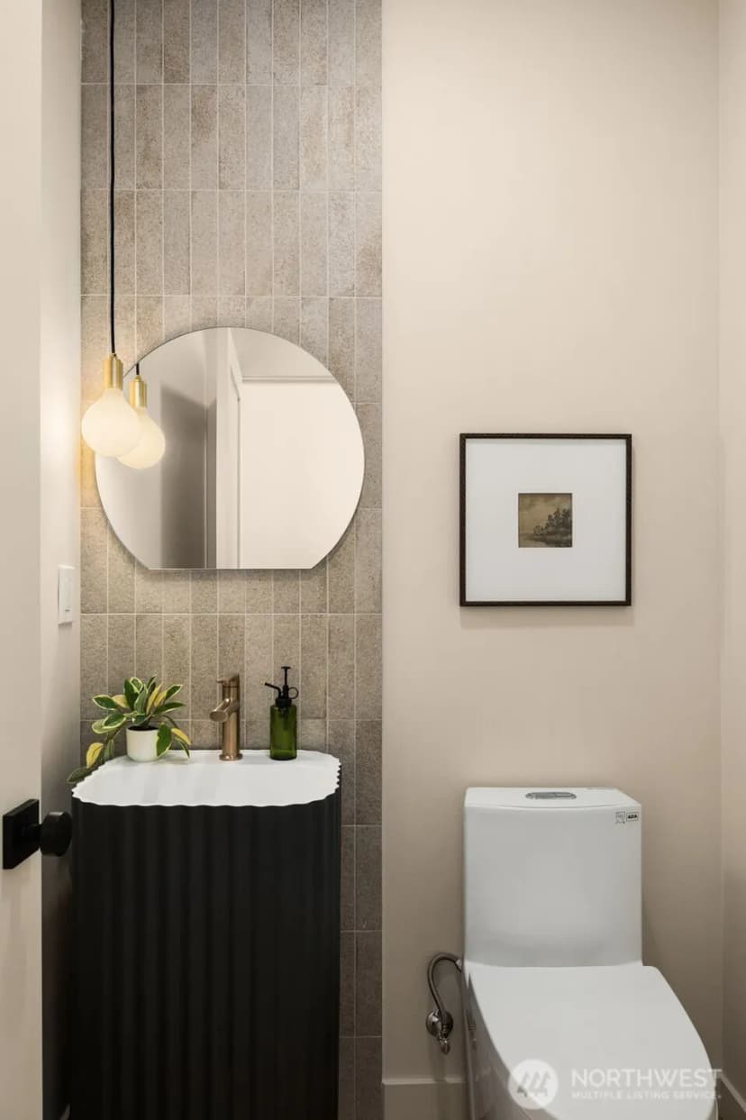 Property photo for 14031 Densmore Avenue N, Seattle photo 5
