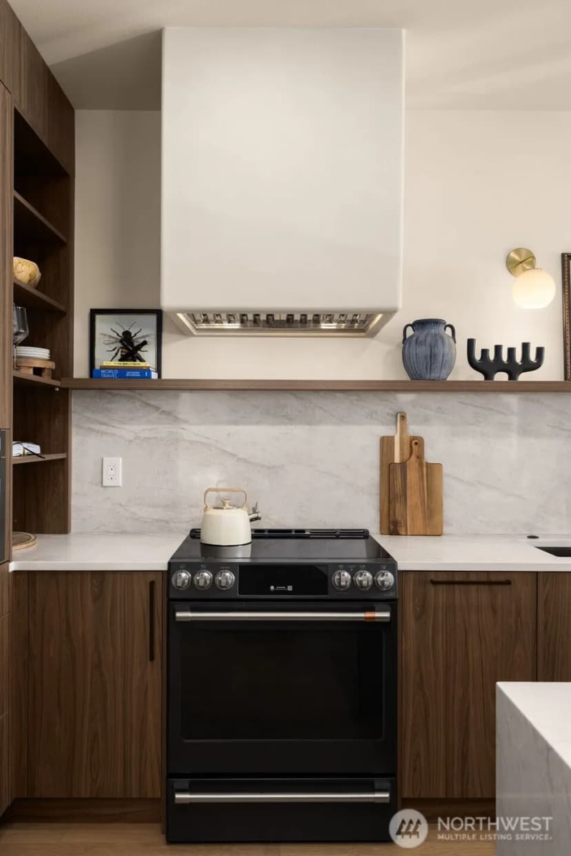 Property photo for 14031 Densmore Avenue N, Seattle photo 12