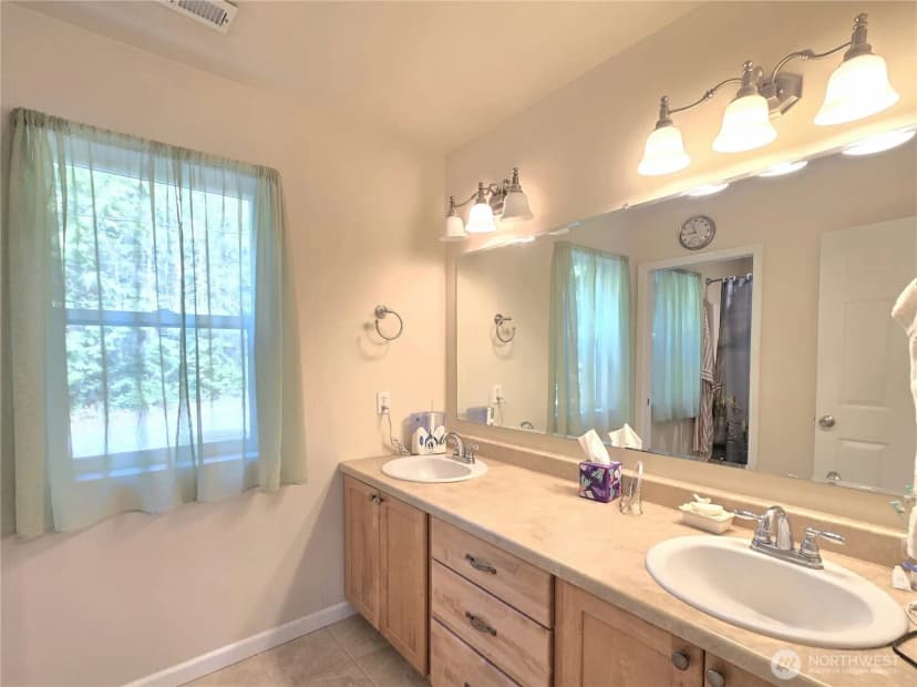 Property photo for 4912 Sw 165th Avenue, Longbranch photo 4