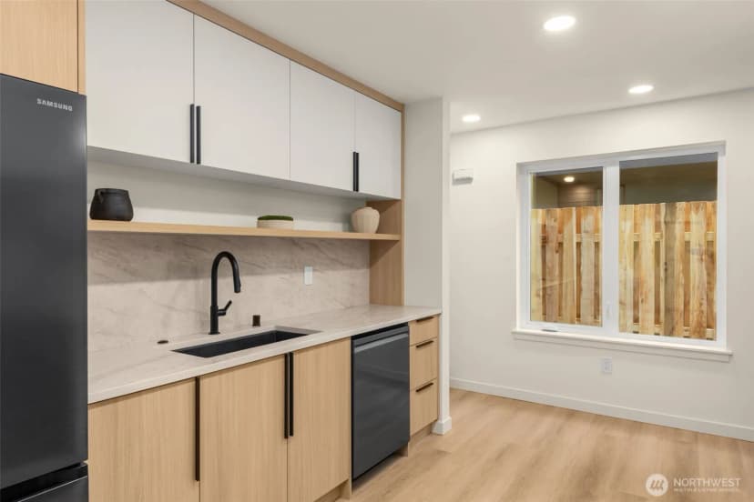 Property photo for 14035 Densmore Avenue N, Seattle photo 8