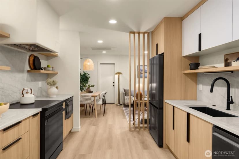 Property photo for 14035 Densmore Avenue N, Seattle photo 5