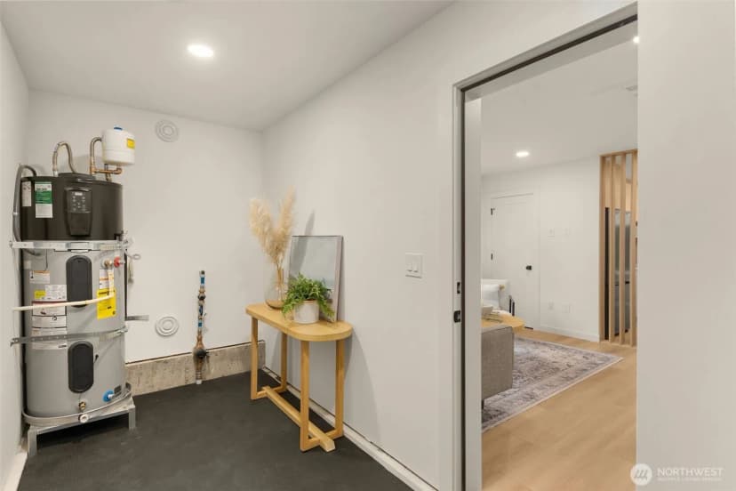 Property photo for 14035 Densmore Avenue N, Seattle photo 23