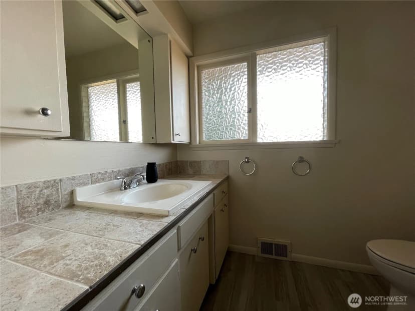 Property photo for 4030 Factoria Boulevard Se, Bellevue photo 13