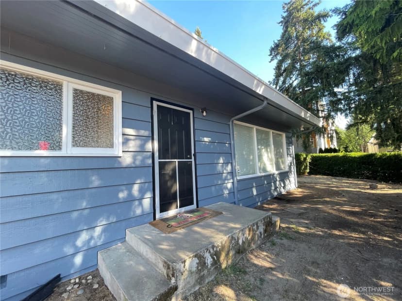 Property photo for 4030 Factoria Boulevard Se, Bellevue photo 3