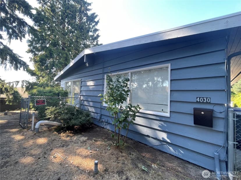 Property photo for 4030 Factoria Boulevard Se, Bellevue photo 6