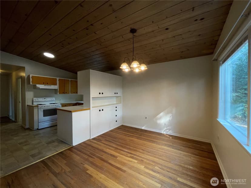 Property photo for 4030 Factoria Boulevard Se, Bellevue photo 11