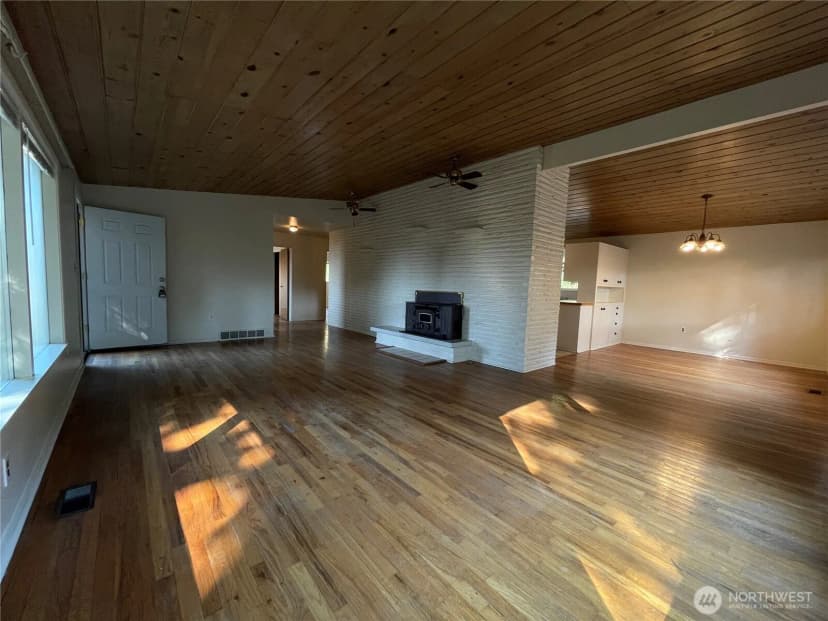 Property photo for 4030 Factoria Boulevard Se, Bellevue photo 10
