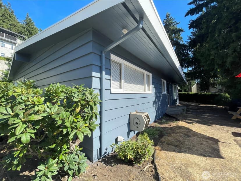 Property photo for 4030 Factoria Boulevard Se, Bellevue photo 7