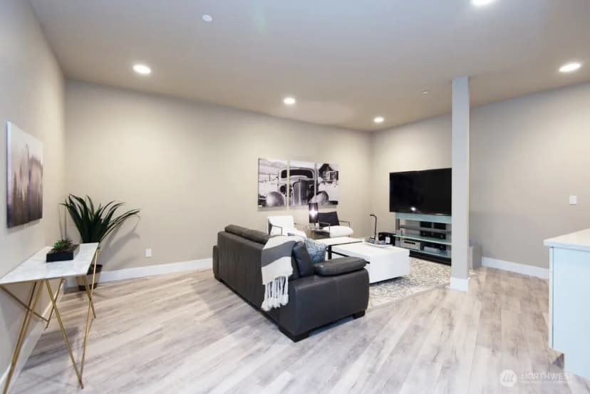 Property photo for 1808 104th Avenue Se, Bellevue photo 19