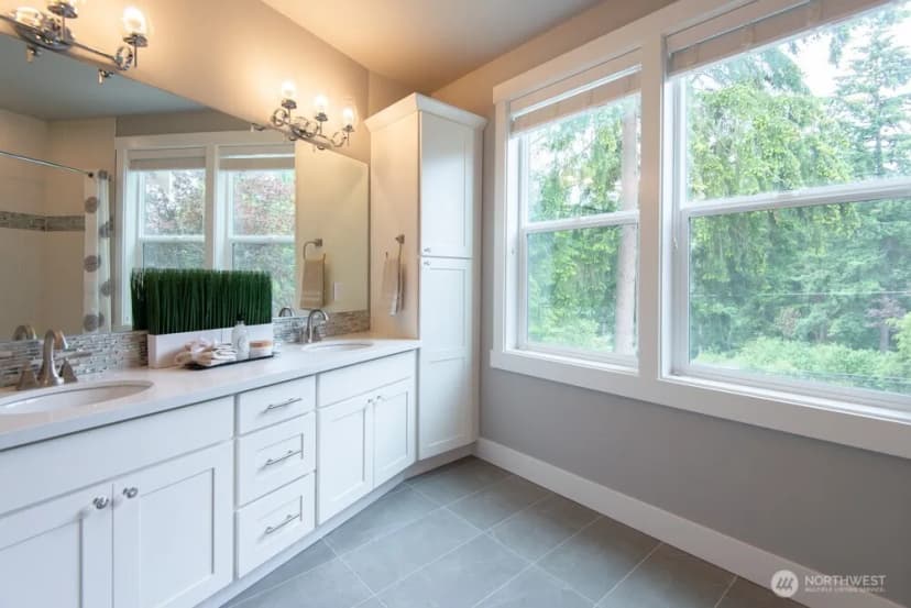 Property photo for 1808 104th Avenue Se, Bellevue photo 16