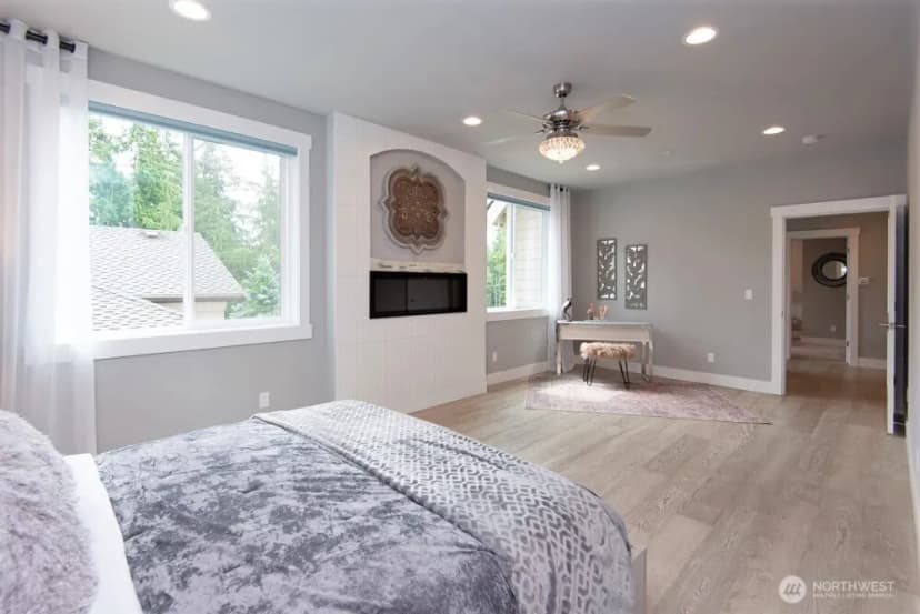 Property photo for 1808 104th Avenue Se, Bellevue photo 11