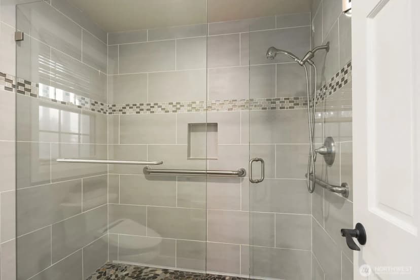 Property photo for 14314 Ne 10th Place, Bellevue photo 23