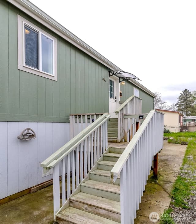 Property photo for 7104 141st Avenue E, Sumner photo 3