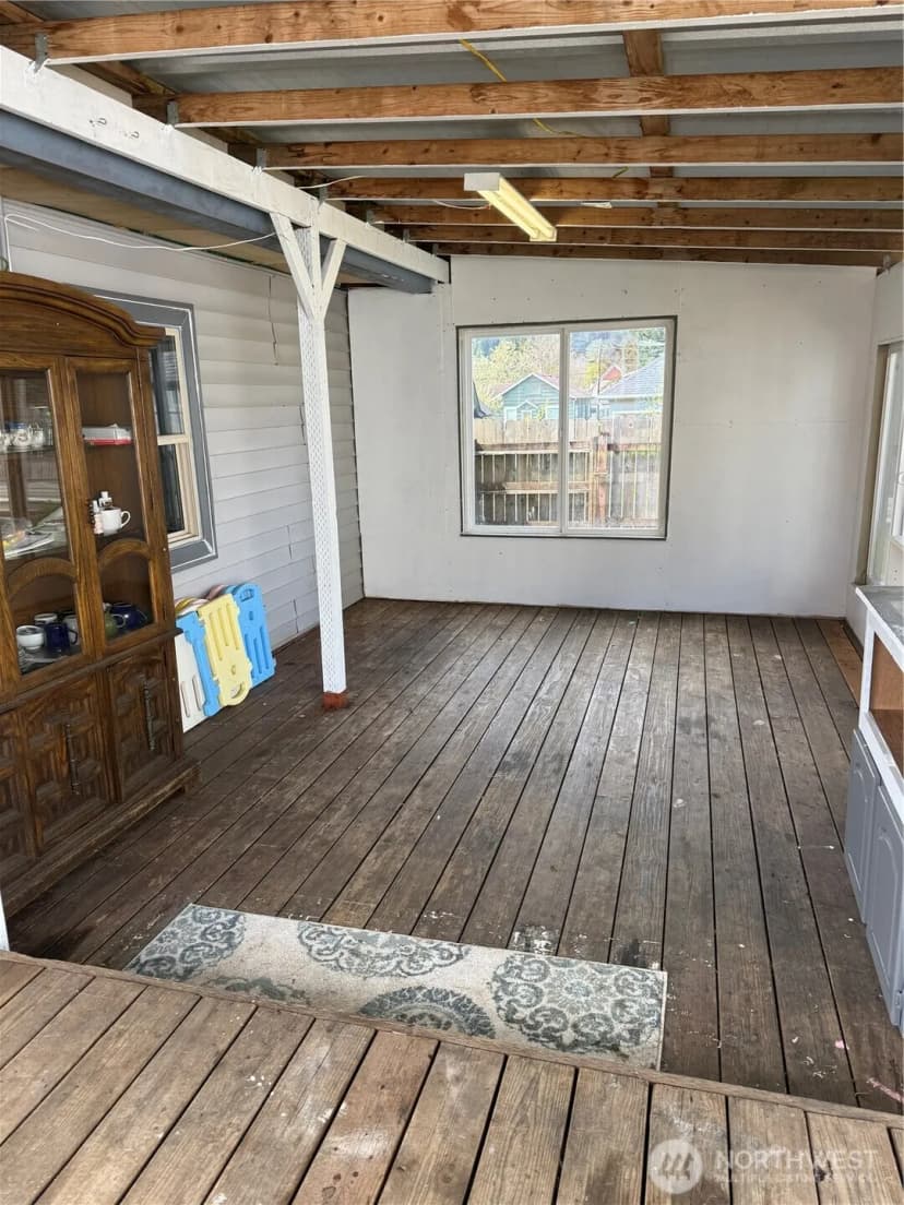 Property photo for 1919 Riddell Street, Raymond photo 16