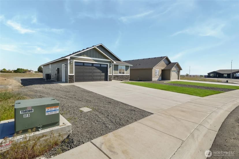 Property photo for 13 Parkside Lp, Ephrata photo 5