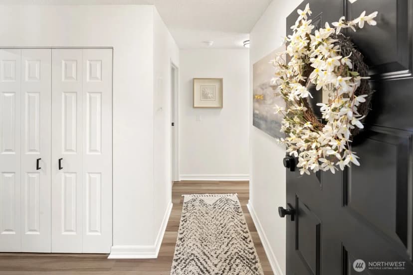 Property photo for 10508 Ne 32nd Place #g302, Bellevue photo 3