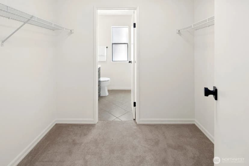 Property photo for 10508 Ne 32nd Place #g302, Bellevue photo 19