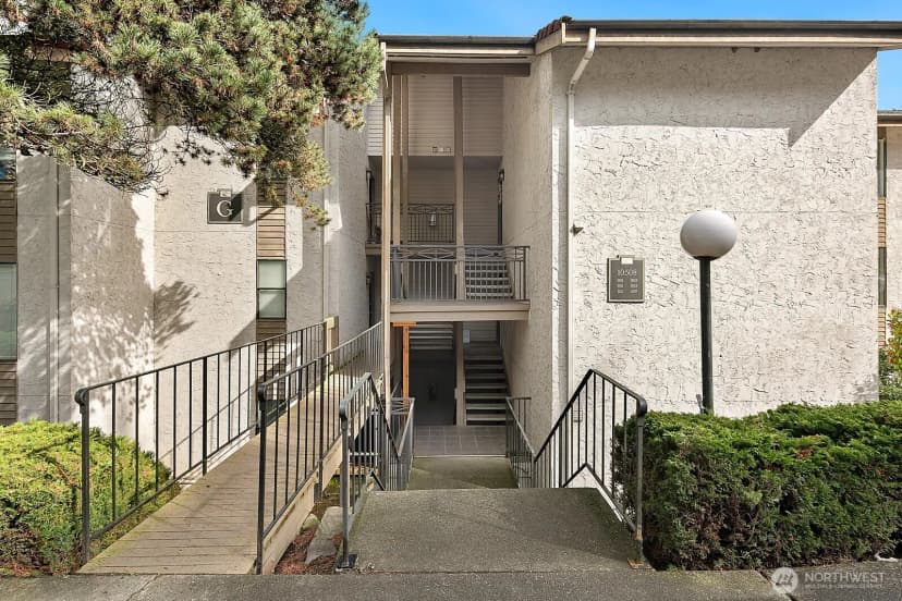 Property photo for 10508 Ne 32nd Place #g302, Bellevue photo 21
