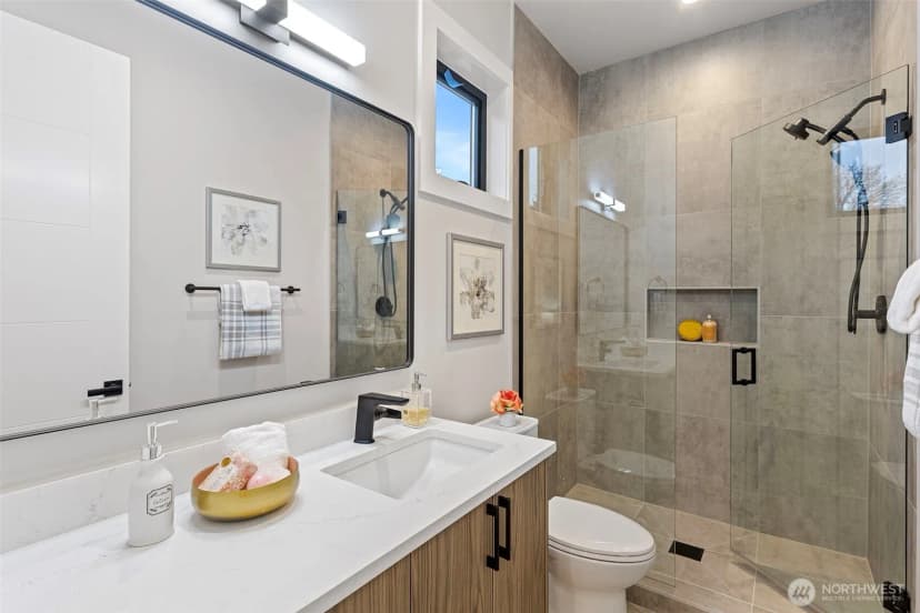Property photo for 14 158th Place Ne, Bellevue photo 23