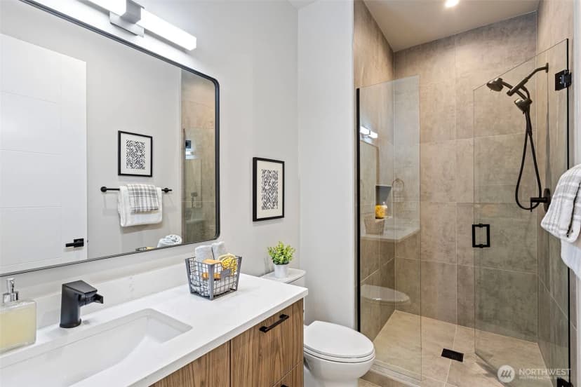 Property photo for 14 158th Place Ne, Bellevue photo 21
