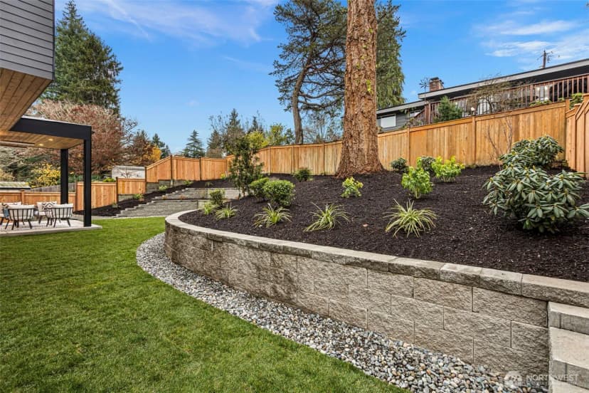 Property photo for 14 158th Place Ne, Bellevue photo 35