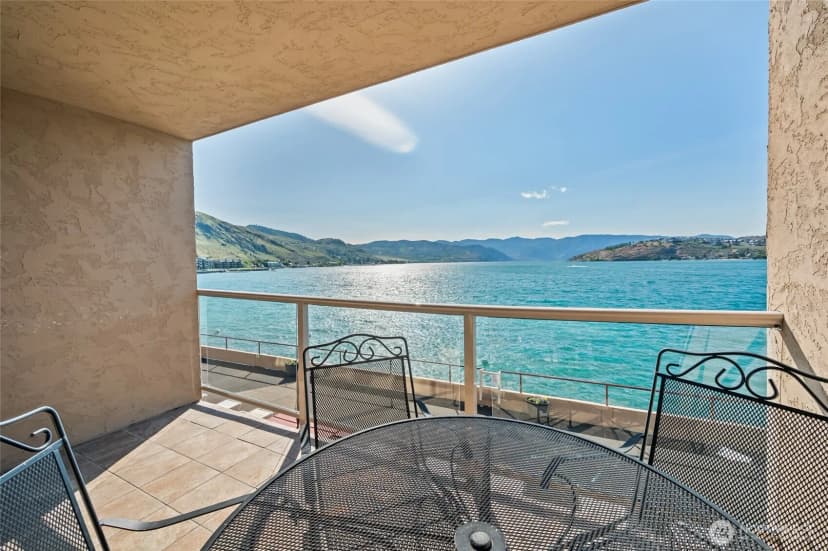 Property photo for 322 W Woodin Avenue #526, Chelan photo 2