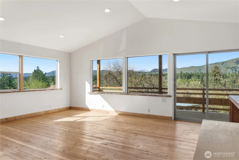 Property photo for 906 Lince Avenue, Winthrop photo 7