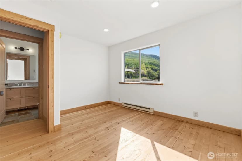 Property photo for 906 Lince Avenue, Winthrop photo 21