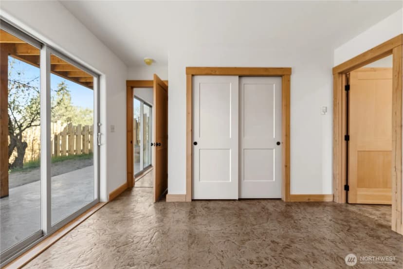 Property photo for 906 Lince Avenue, Winthrop photo 39