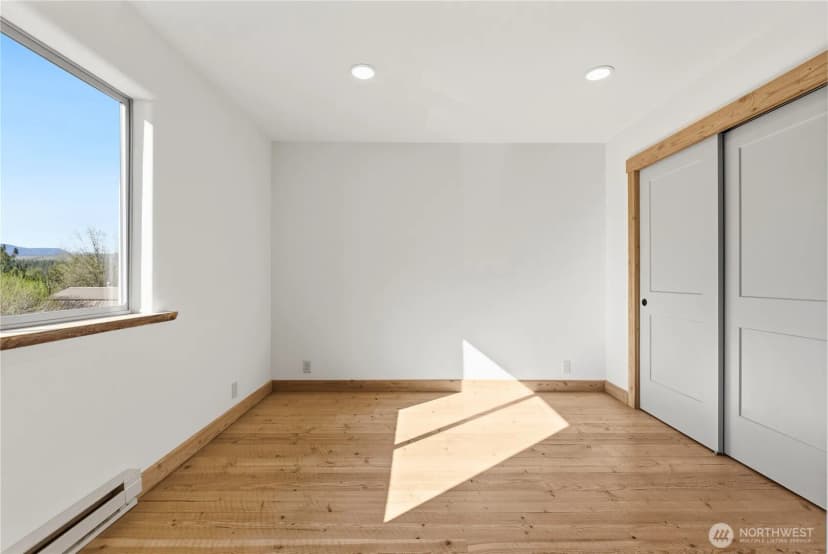 Property photo for 906 Lince Avenue, Winthrop photo 20
