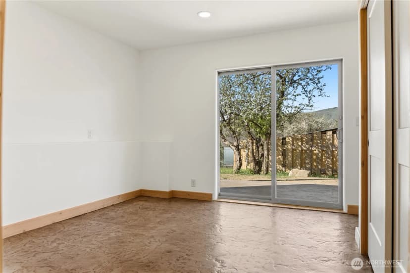 Property photo for 906 Lince Avenue, Winthrop photo 38