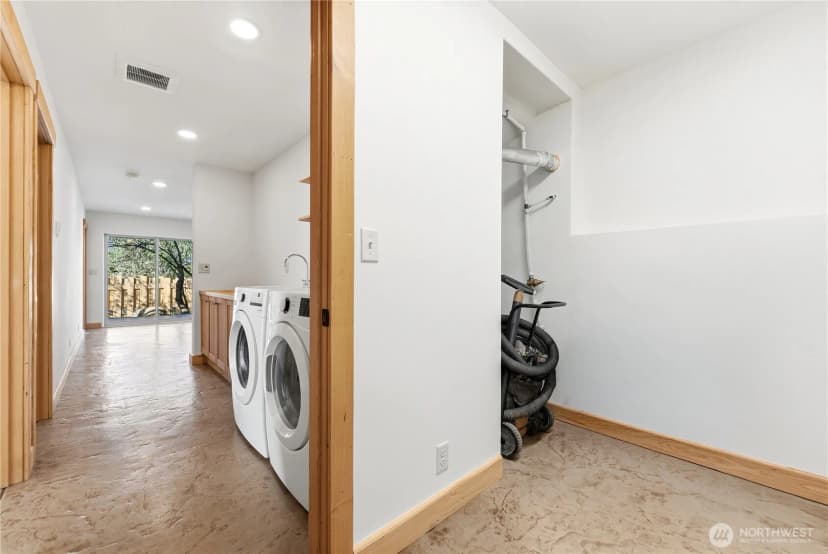 Property photo for 906 Lince Avenue, Winthrop photo 33