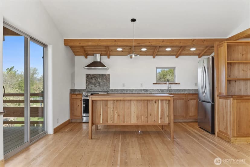 Property photo for 906 Lince Avenue, Winthrop photo 14
