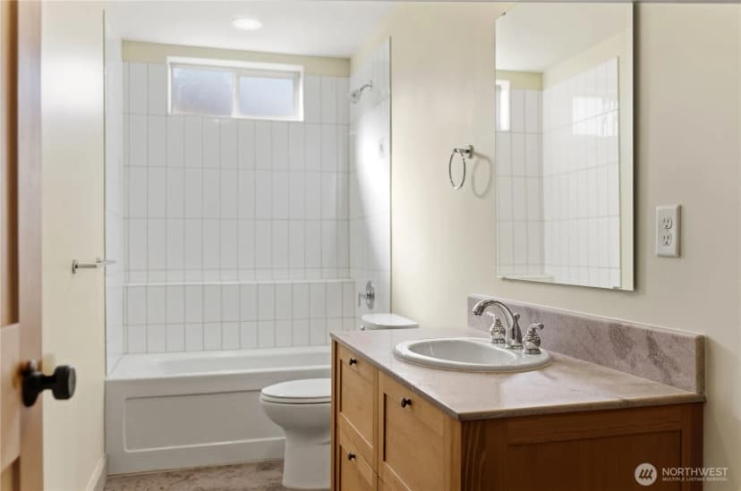 Property photo for 906 Lince Avenue, Winthrop photo 29