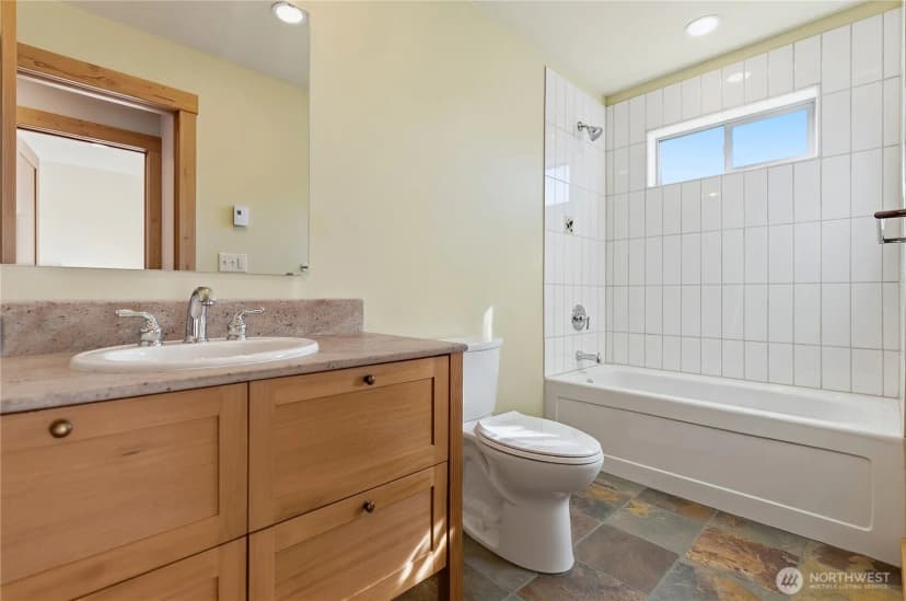 Property photo for 906 Lince Avenue, Winthrop photo 22