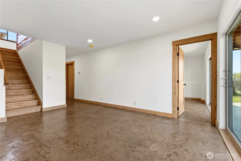 Property photo for 906 Lince Avenue, Winthrop photo 34