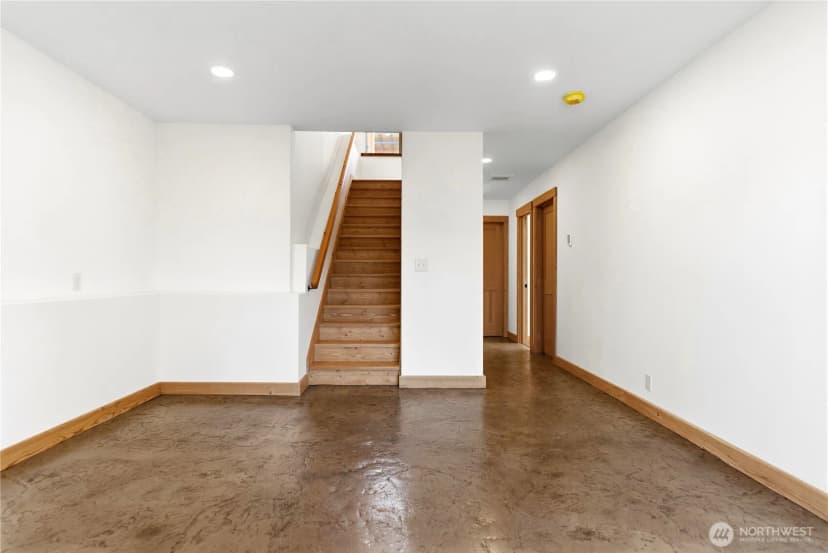 Property photo for 906 Lince Avenue, Winthrop photo 26