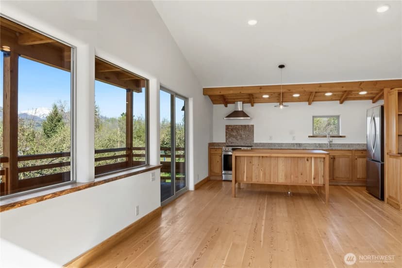 Property photo for 906 Lince Avenue, Winthrop photo 13