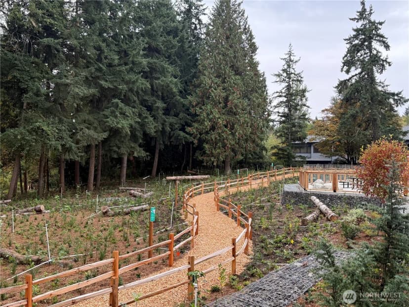 Property photo for 1151 129th Court Ne, Bellevue photo 2