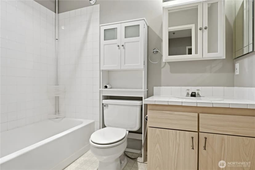 Property photo for 18210 73rd Avenue Ne #201, Kenmore photo 16