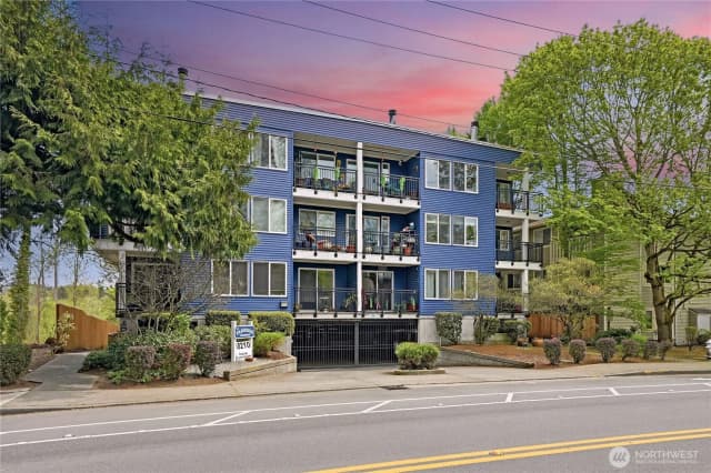 Property photo for 18210 73rd Avenue Ne #201, Kenmore photo 2