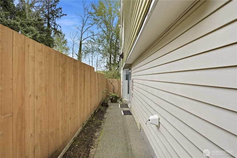 Property photo for 18210 73rd Avenue Ne #201, Kenmore photo 27