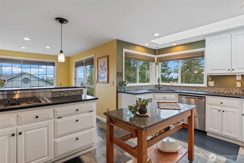 Property photo for 4611 76th Street Sw, Mukilteo photo 12