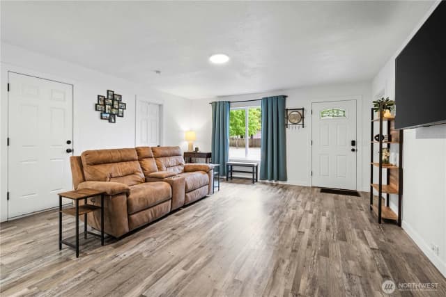Property photo for 507 Violet Meadow Street S, Tacoma photo 3